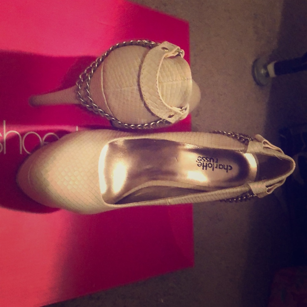 High heel pumps from Charlotte Russe.